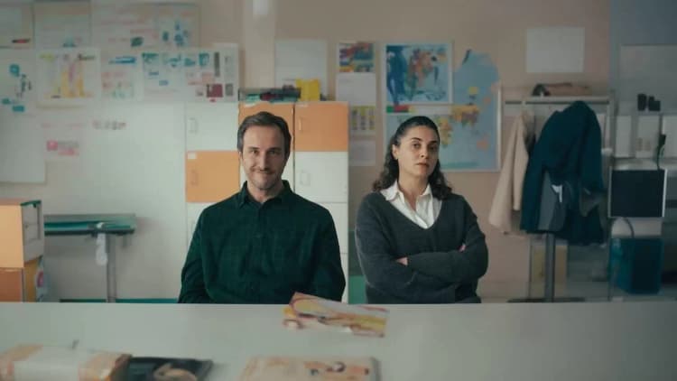 Kuvvetli Bir Alkis Poster