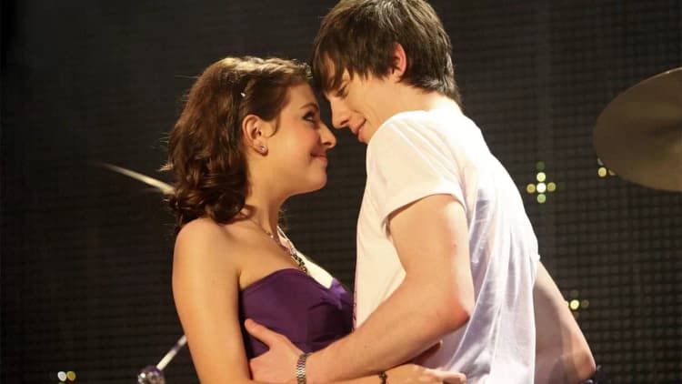 Angus, Thongs and Perfect Snogging Poster