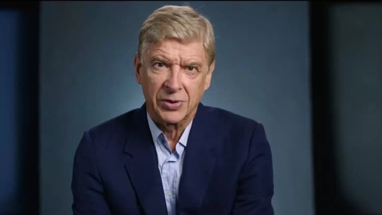 Arsène Wenger: Invincible Poster