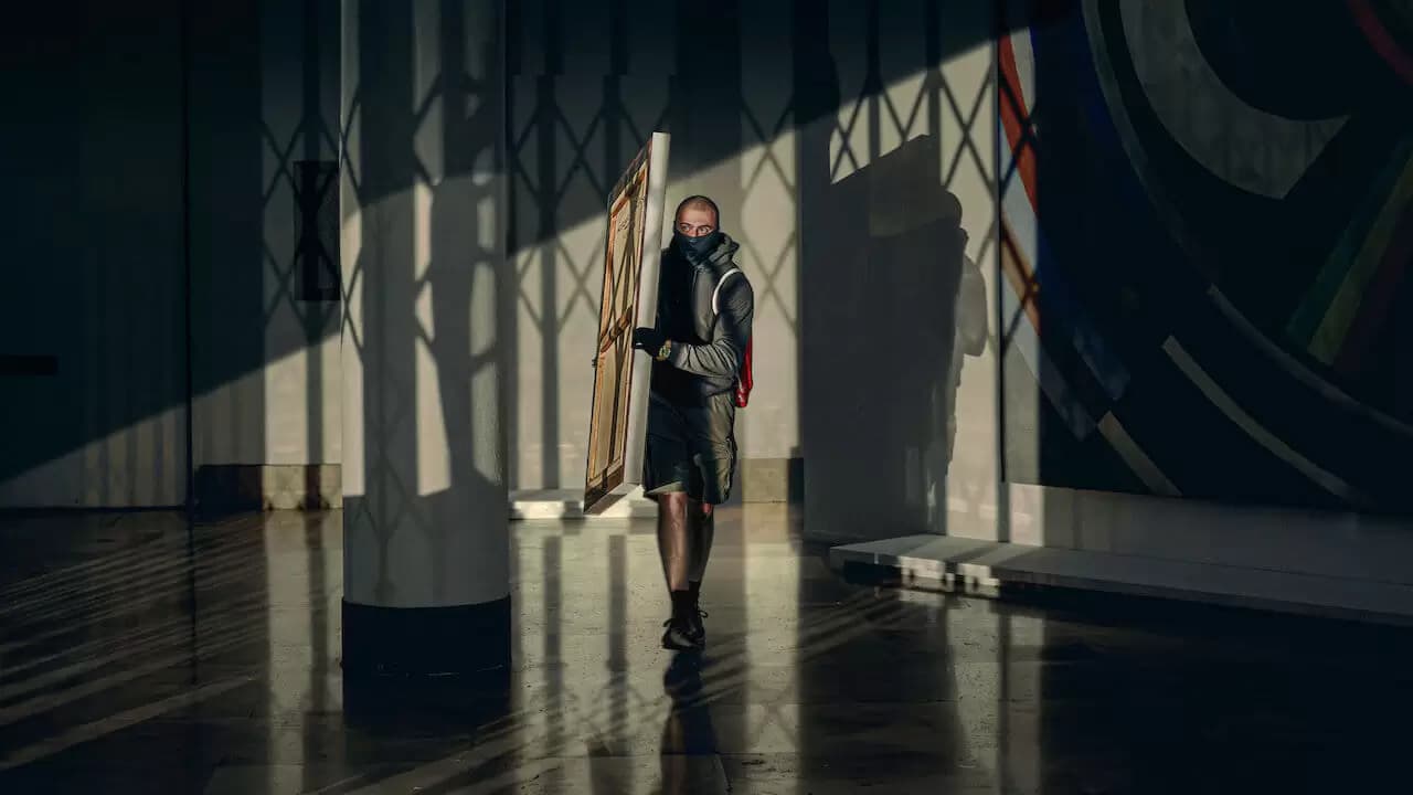 Vjeran Tomic: The Spider-Man of Paris Backdrop